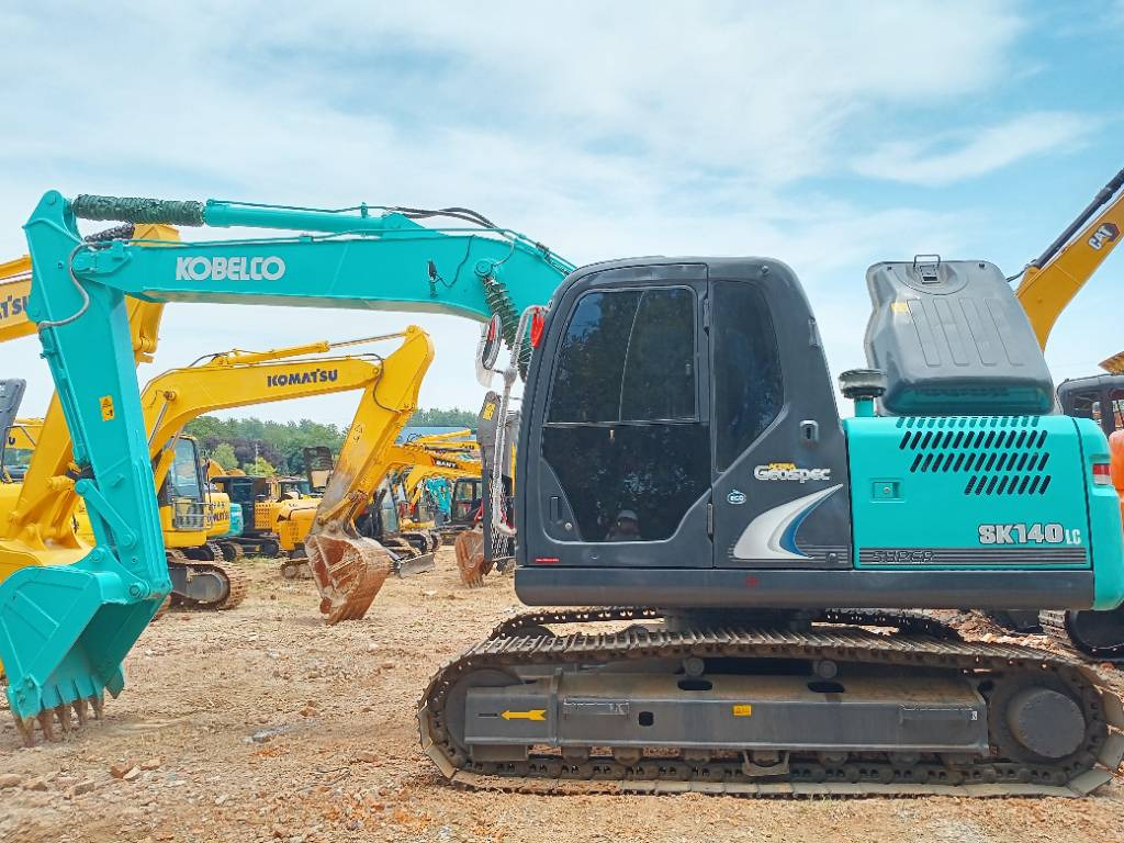 KOBELCO SK140 - حفارات زحافة: صور 3 KOBELCO SK140 - حفارات زحافة: صور 3