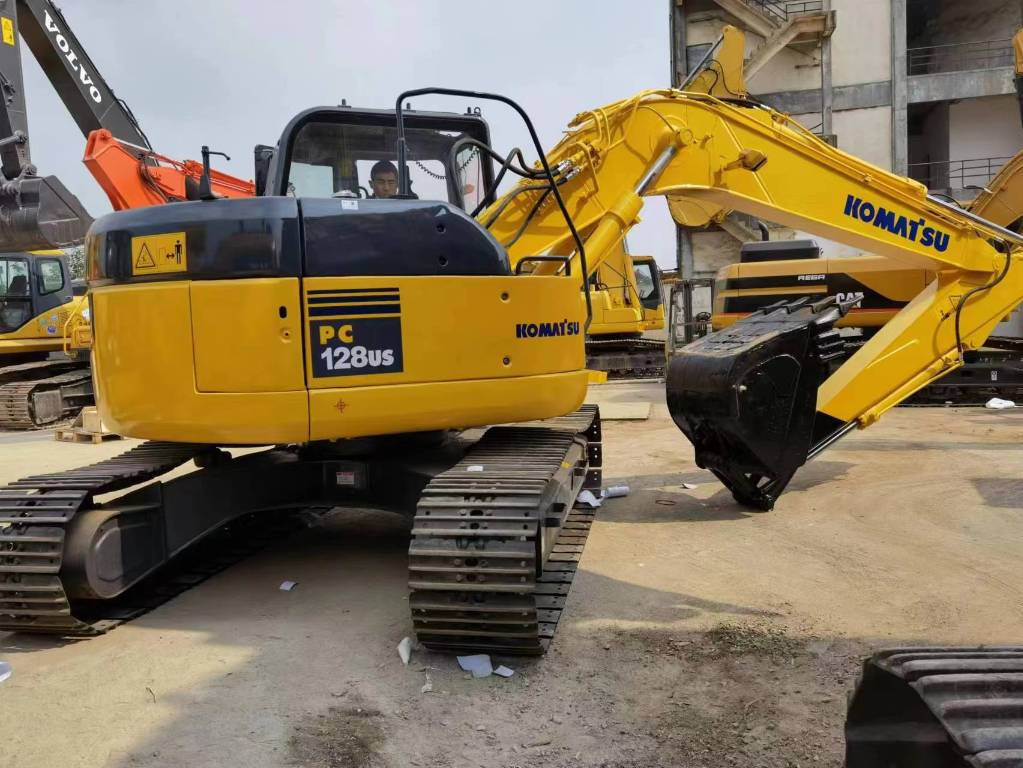 KOMATSU PC 128US - حفارة مصغرة: صور 1 KOMATSU PC 128US - حفارة مصغرة: صور 1