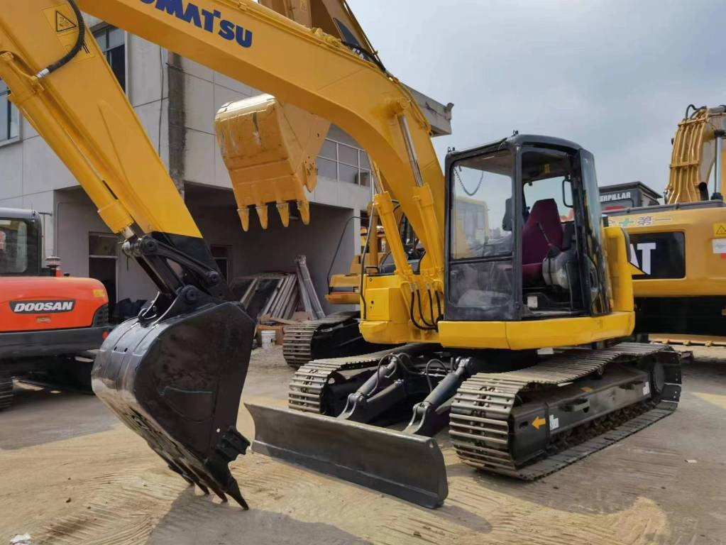 KOMATSU PC 128US - حفارة مصغرة: صور 5 KOMATSU PC 128US - حفارة مصغرة: صور 5