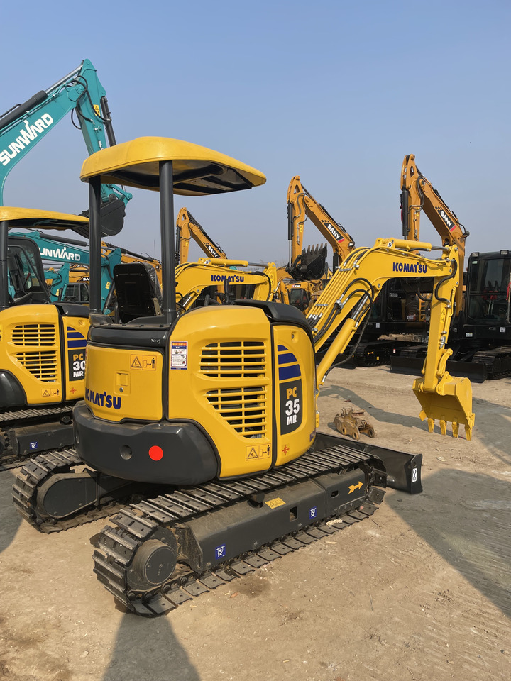 KOMATSU PC 35 MR-3 - حفارة مصغرة: صور 4 KOMATSU PC 35 MR-3 - حفارة مصغرة: صور 4