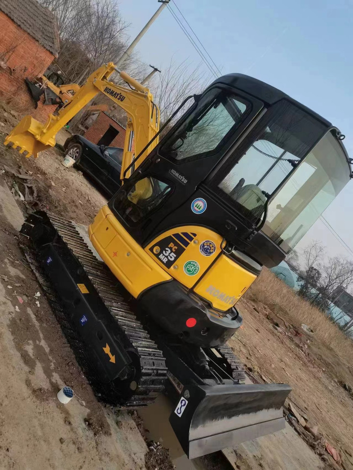 KOMATSU PC 35 MR - حفارة مصغرة: صور 2 KOMATSU PC 35 MR - حفارة مصغرة: صور 2