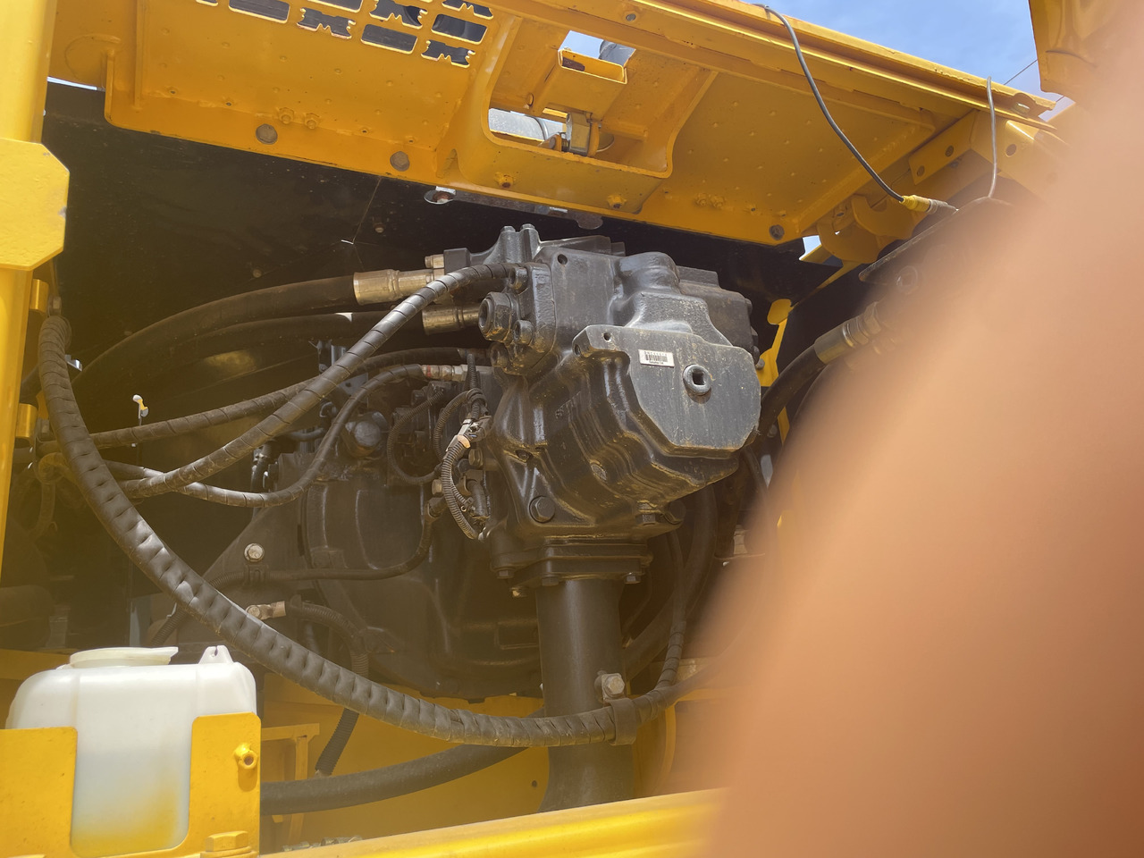 KOMATSU PC350-8 - حفارات زحافة: صور 4 KOMATSU PC350-8 - حفارات زحافة: صور 4
