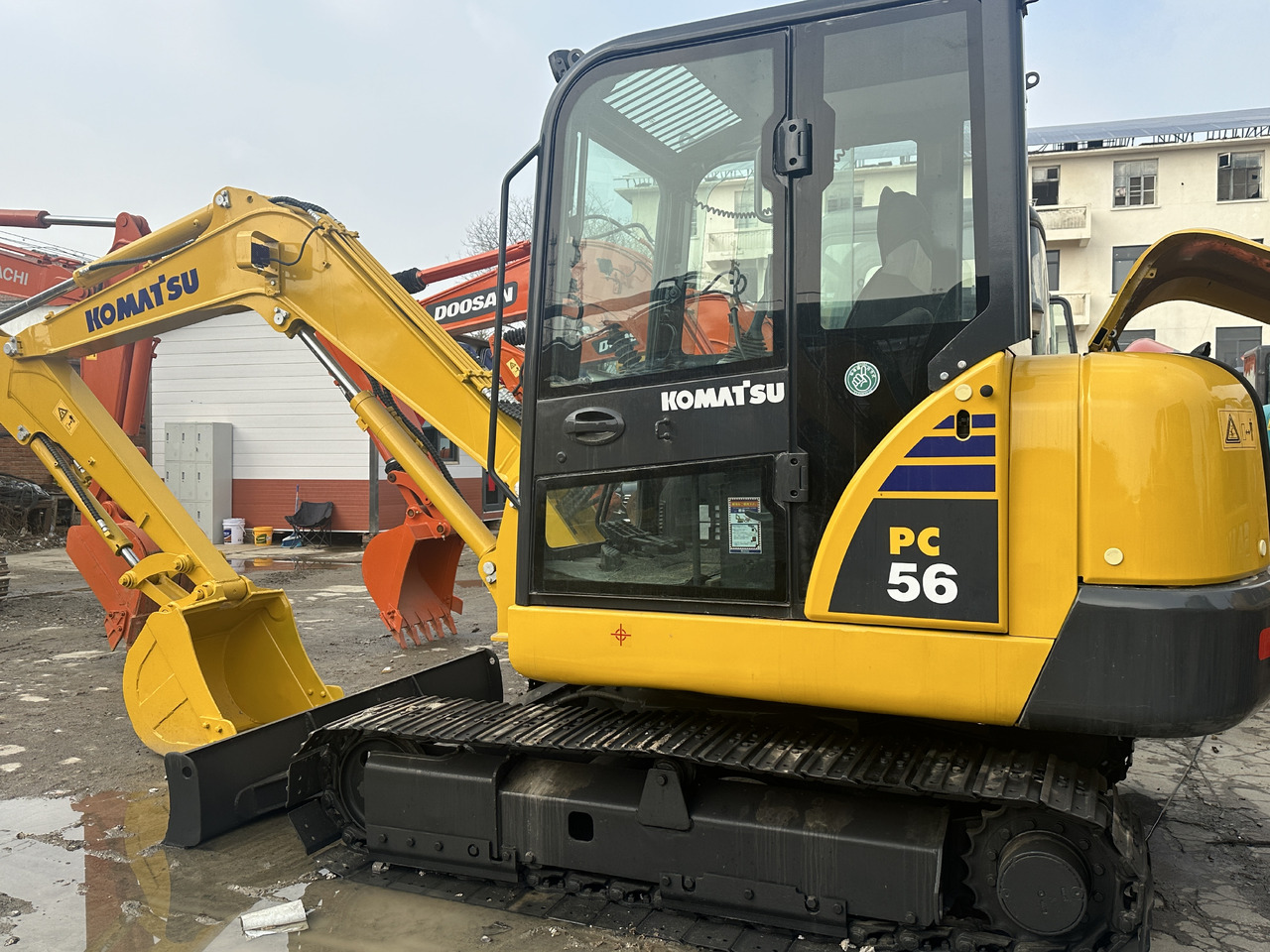 KOMATSU PC56-3 - حفارة مصغرة: صور 1 KOMATSU PC56-3 - حفارة مصغرة: صور 1