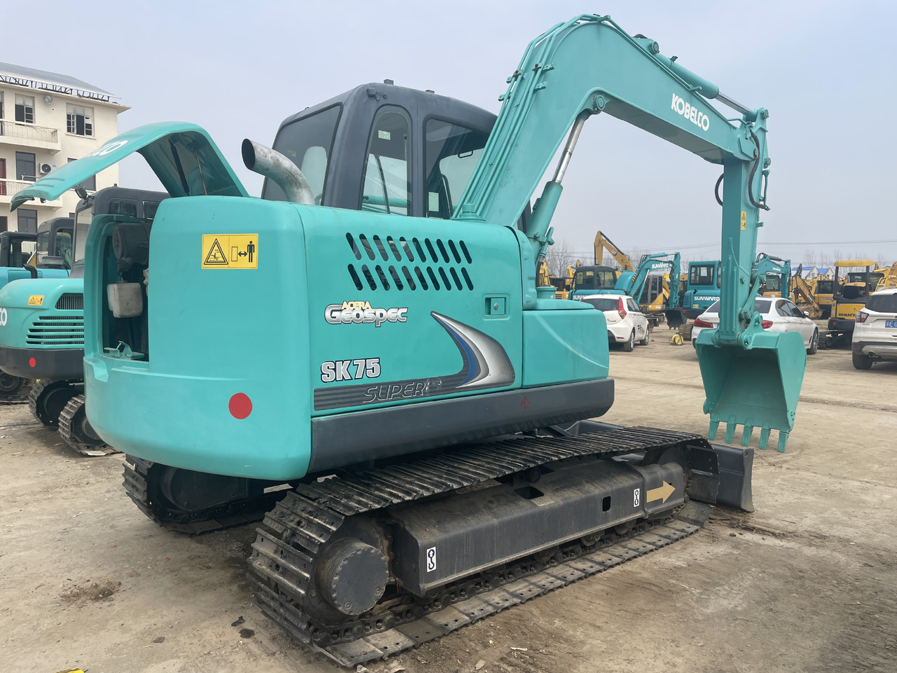Kobelco SK 75 - حفارات زحافة: صور 1 Kobelco SK 75 - حفارات زحافة: صور 1