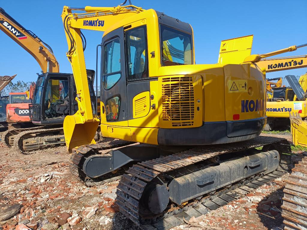Komatsu PC 138US - حفارات زحافة: صور 5 Komatsu PC 138US - حفارات زحافة: صور 5