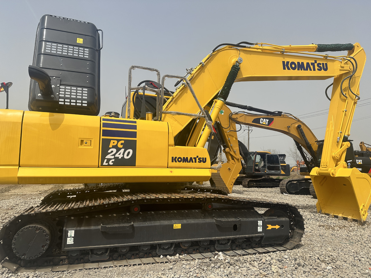Komatsu PC 240 LC-8 - حفارات زحافة: صور 2 Komatsu PC 240 LC-8 - حفارات زحافة: صور 2