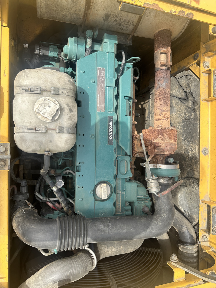 VOLVO EC220D - حفارات زحافة: صور 5 VOLVO EC220D - حفارات زحافة: صور 5