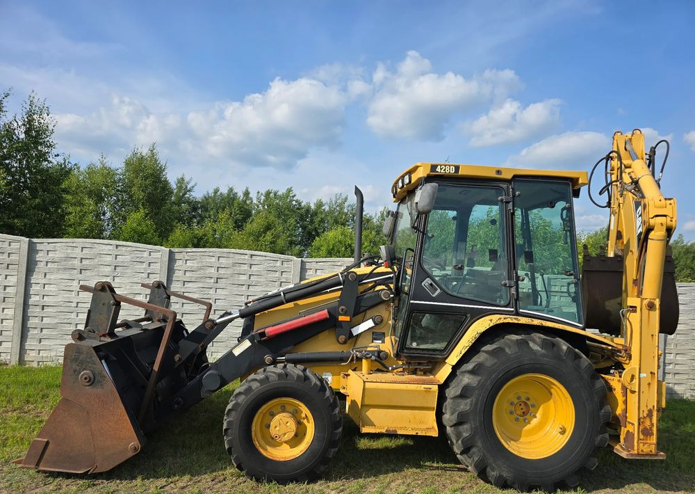 Caterpillar - حفار متعدد الاستخدام: صور 2 Caterpillar - حفار متعدد الاستخدام: صور 2