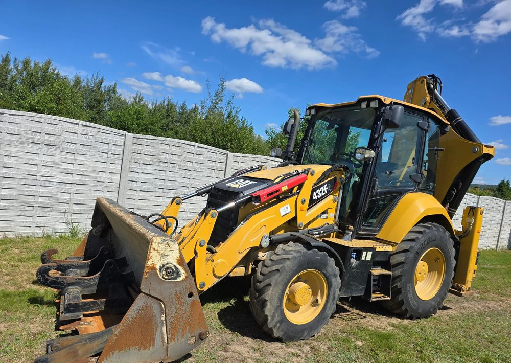 Caterpillar - حفار متعدد الاستخدام: صور 1 Caterpillar - حفار متعدد الاستخدام: صور 1