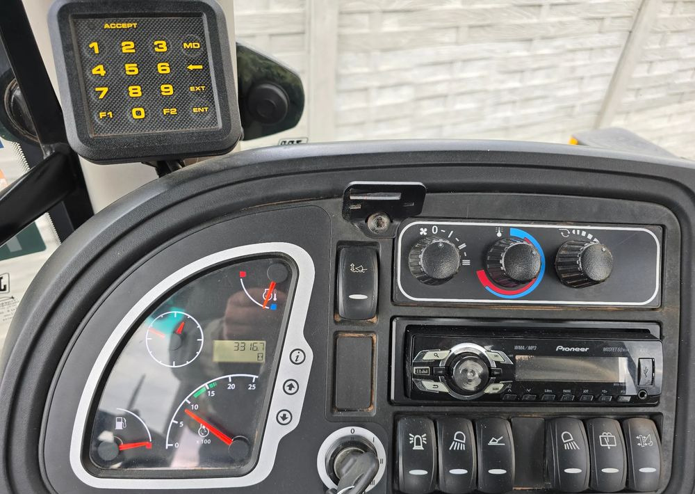 JCB - حفار متعدد الاستخدام: صور 4 JCB - حفار متعدد الاستخدام: صور 4