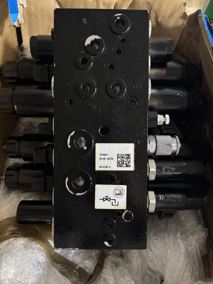 BT valve block 7578647 - قطع الغيار - شاحنة مناولة: صور 3 BT valve block 7578647 - قطع الغيار - شاحنة مناولة: صور 3