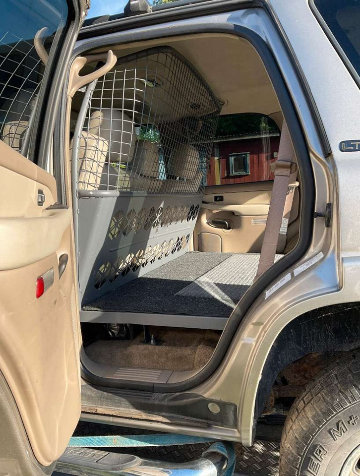 سيارة دفع رباعي 2003 Chevrolet Tahoe: صور 13 سيارة دفع رباعي 2003 Chevrolet Tahoe: صور 13