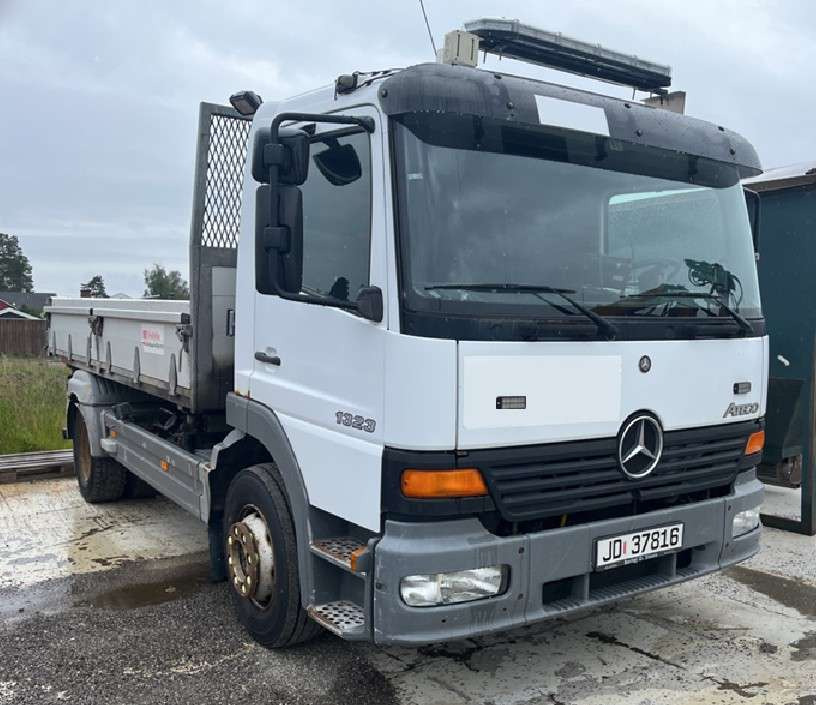 2004 Mercedes-Benz Tipp - EU-godkjent - قلابات: صور 2 2004 Mercedes-Benz Tipp - EU-godkjent - قلابات: صور 2