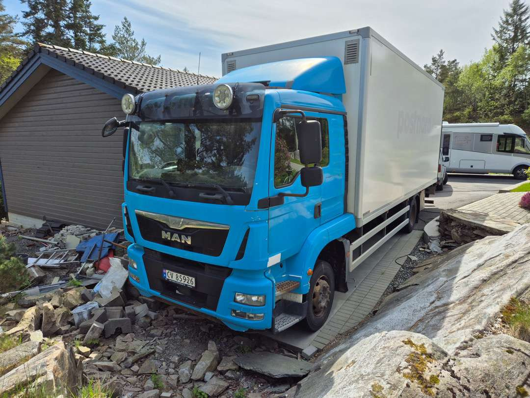2016 Skapbil MAN TGM15.250 EU-godkjent Euroklasse 6T - بصندوق مغلق شاحنة: صور 1 2016 Skapbil MAN TGM15.250 EU-godkjent Euroklasse 6T - بصندوق مغلق شاحنة: صور 1