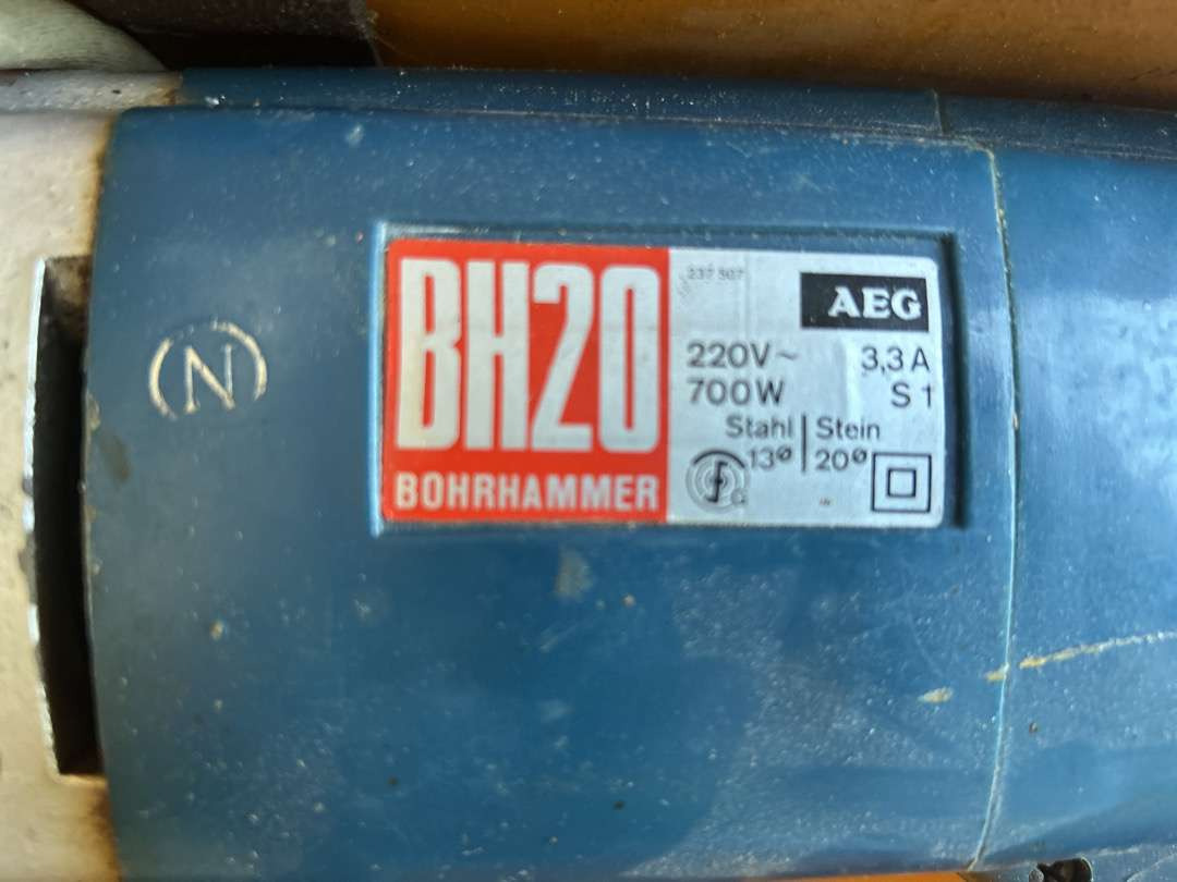 Borhammer fra AEG BH 20 - معدات الورش: صور 2 Borhammer fra AEG BH 20 - معدات الورش: صور 2
