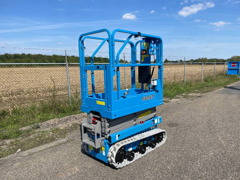 Fronteq FS0507T Tracked Scissor Lift - رافعات مقصية: صور 5 Fronteq FS0507T Tracked Scissor Lift - رافعات مقصية: صور 5