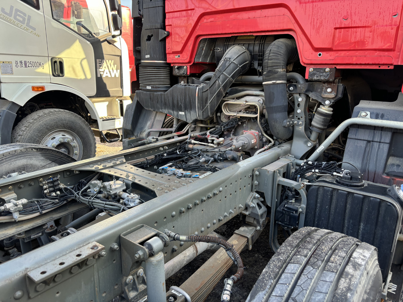 SINOTRUCK HAOHAN N7 - شاحنة جرار: صور 2 SINOTRUCK HAOHAN N7 - شاحنة جرار: صور 2