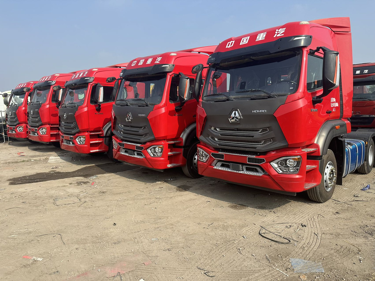 SINOTRUCK HAOHAN - شاحنة جرار: صور 1 SINOTRUCK HAOHAN - شاحنة جرار: صور 1