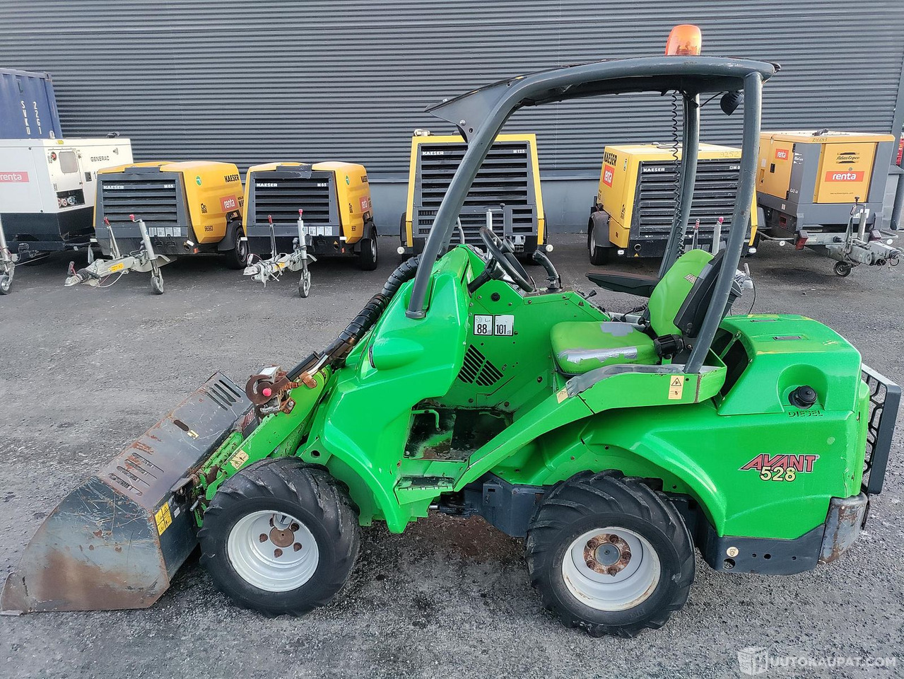 Avant 528 Diesel sorakauhalla, 2016, Oulu - لودر مفصلي صغير: صور 4 Avant 528 Diesel sorakauhalla, 2016, Oulu - لودر مفصلي صغير: صور 4