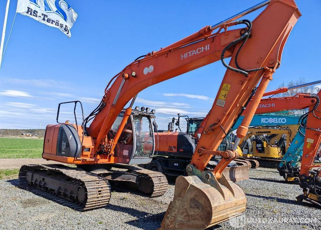 Hitachi ZX 225 US, 2003, 16 156 h Kaivinkone, Kurikka - حفارات زحافة: صور 3 Hitachi ZX 225 US, 2003, 16 156 h Kaivinkone, Kurikka - حفارات زحافة: صور 3