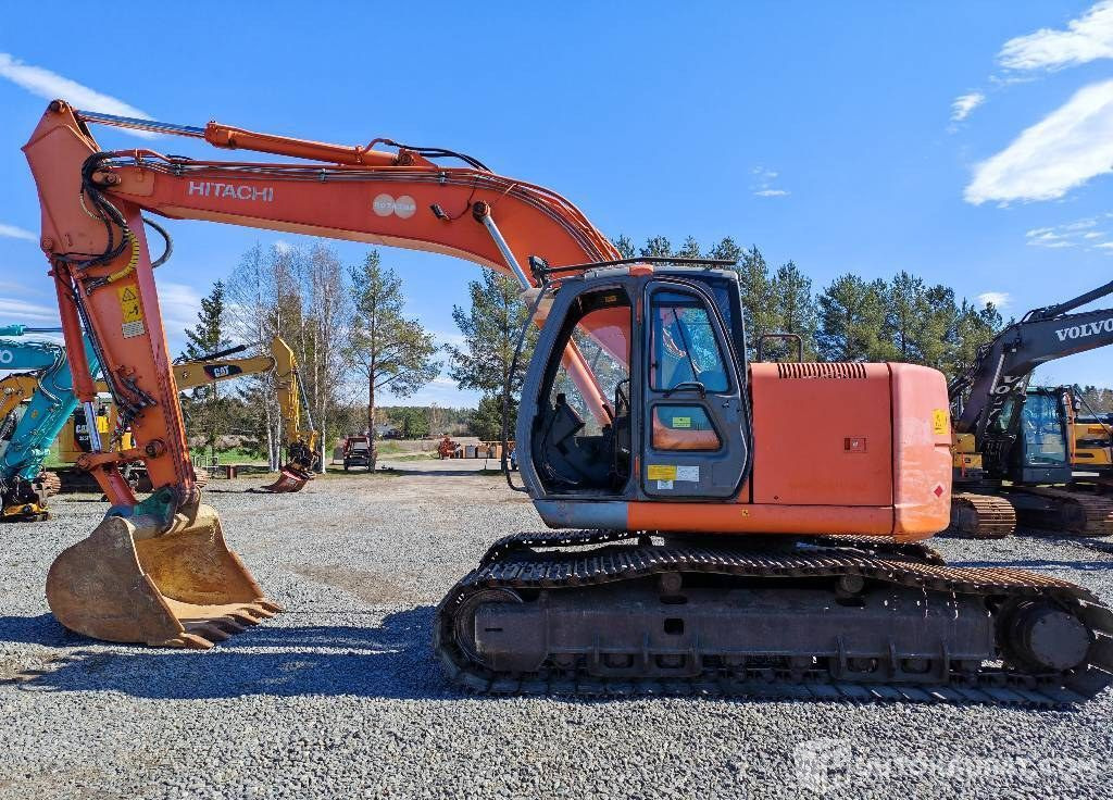 Hitachi ZX 225 US, 2003, 16 156 h Kaivinkone, Kurikka - حفارات زحافة: صور 1 Hitachi ZX 225 US, 2003, 16 156 h Kaivinkone, Kurikka - حفارات زحافة: صور 1