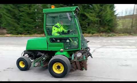 John Deere 3235 kelaleikkuri, 4 WD ja hytti, Hollola - جزازة المروج: صور 2 John Deere 3235 kelaleikkuri, 4 WD ja hytti, Hollola - جزازة المروج: صور 2