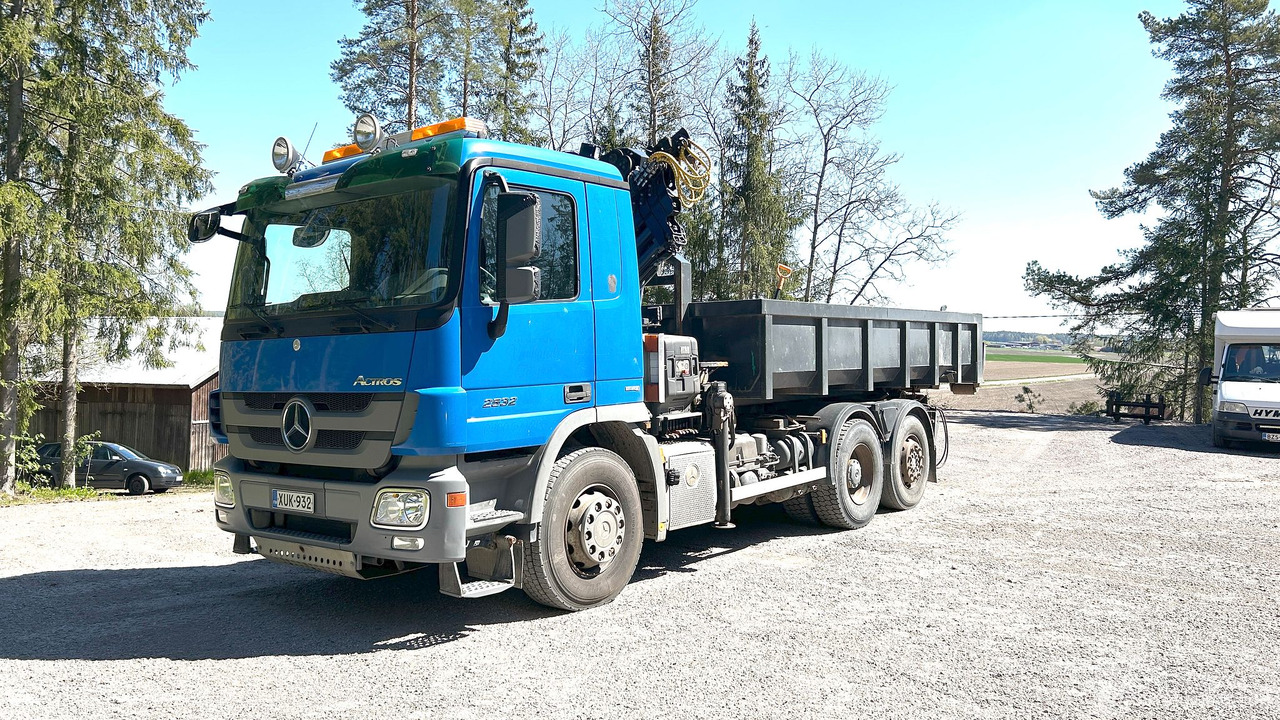 Kuorma-auto Mercedes-Benz Actros 2532, vm. 2009, kympitetty pilkki ja vaijerilaitteet, Lieto - شاحنة ذات الخطاف, شاحنة كرين: صور 1 Kuorma-auto Mercedes-Benz Actros 2532, vm. 2009, kympitetty pilkki ja vaijerilaitteet, Lieto - شاحنة ذات الخطاف, شاحنة كرين: صور 1