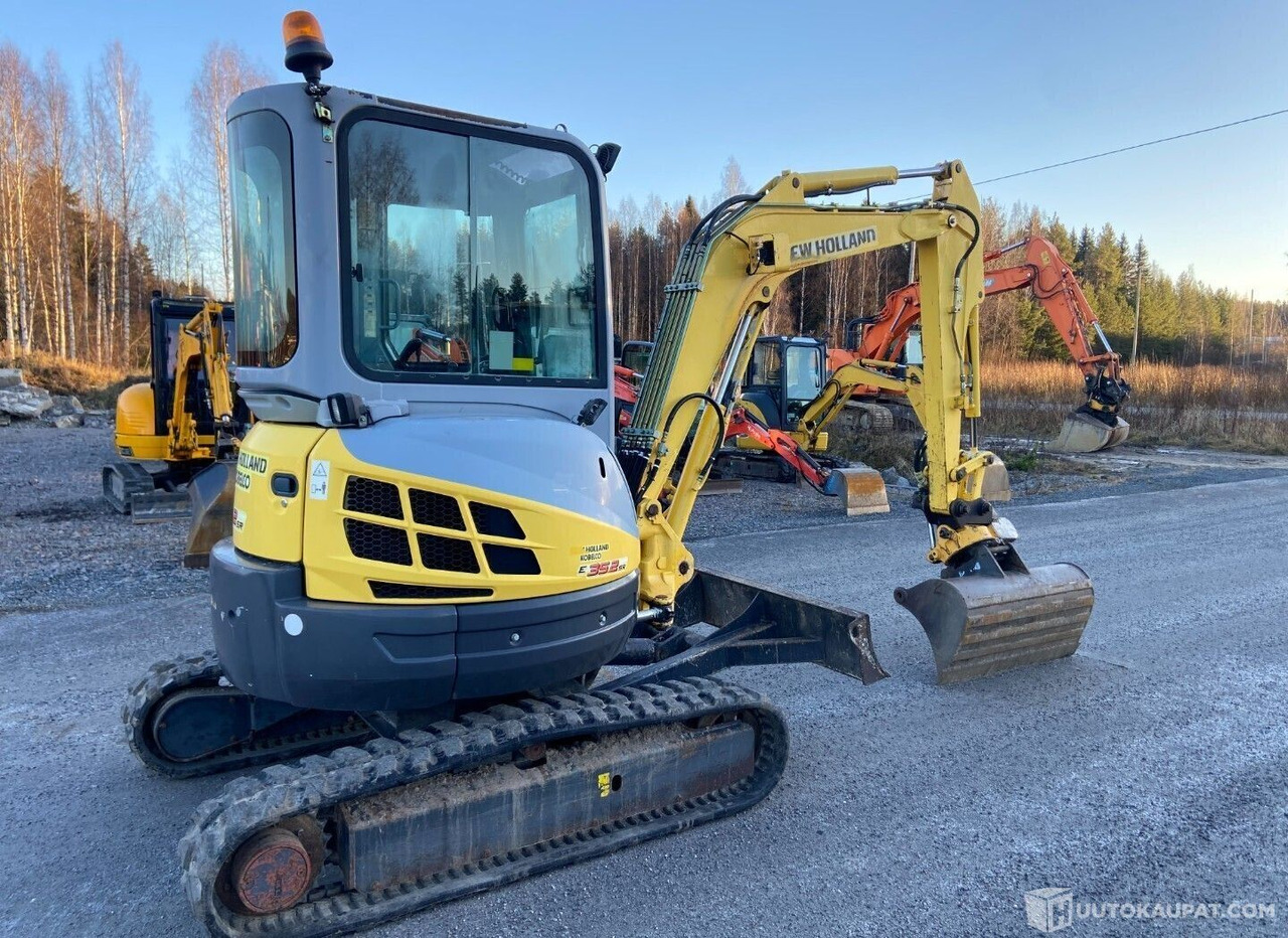 New Holland E 35.2sr, 2006, Diesel, 4 964 h Kaivinkone, Virrat - حفارة مصغرة: صور 4 New Holland E 35.2sr, 2006, Diesel, 4 964 h Kaivinkone, Virrat - حفارة مصغرة: صور 4