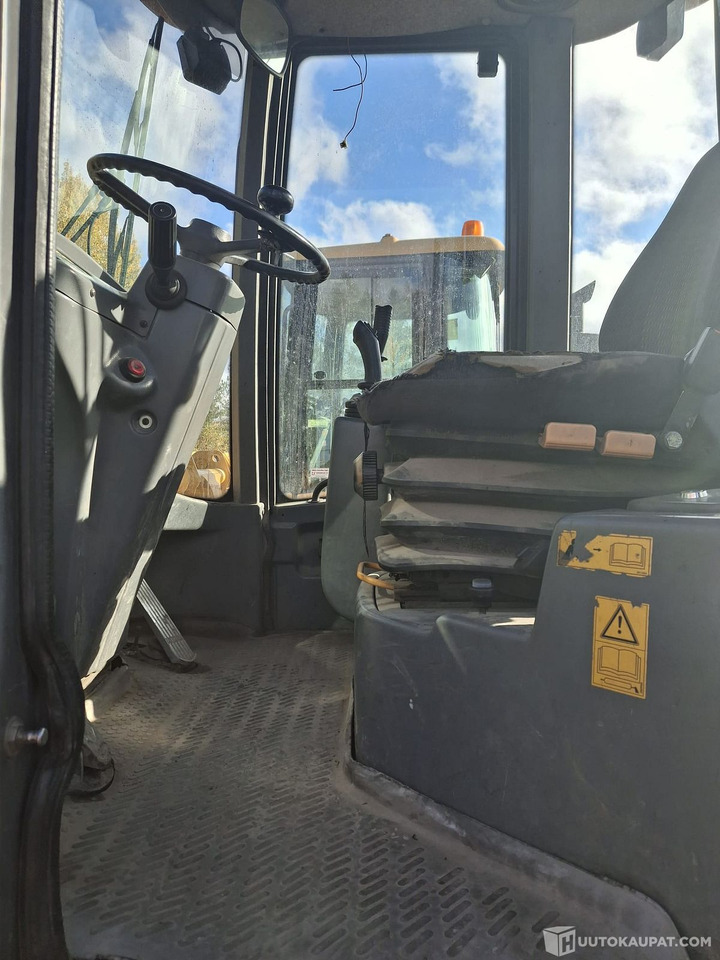 Pyöräkuormaaja Volvo L40 D, vuosimalli 1999, Nurmijärvi - اللودر بعجل: صور 2 Pyöräkuormaaja Volvo L40 D, vuosimalli 1999, Nurmijärvi - اللودر بعجل: صور 2