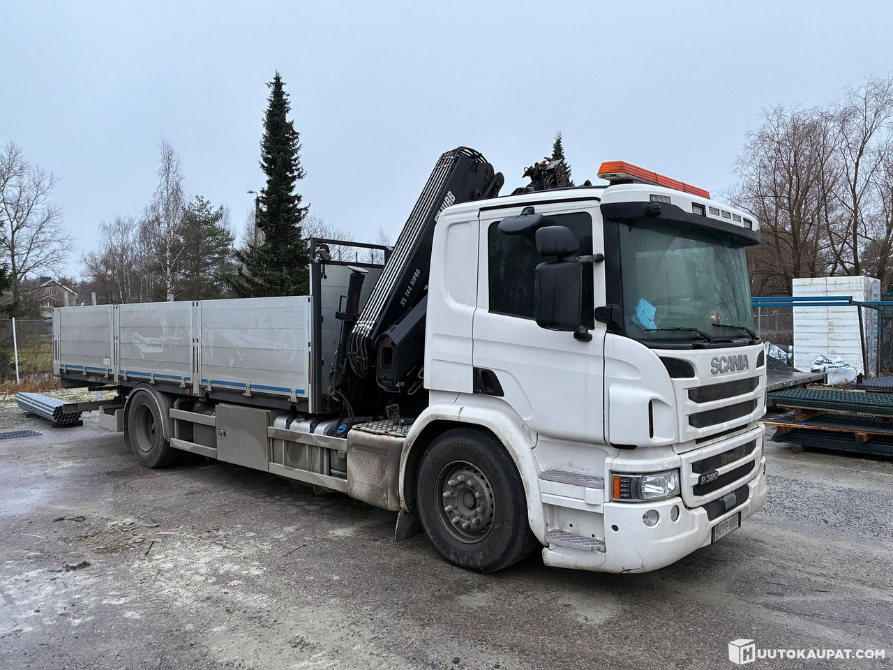 Scania P320, 2016 Truck + Hiab crane, Tampere - شاحنات مسطحة, شاحنة كرين: صور 1 Scania P320, 2016 Truck + Hiab crane, Tampere - شاحنات مسطحة, شاحنة كرين: صور 1
