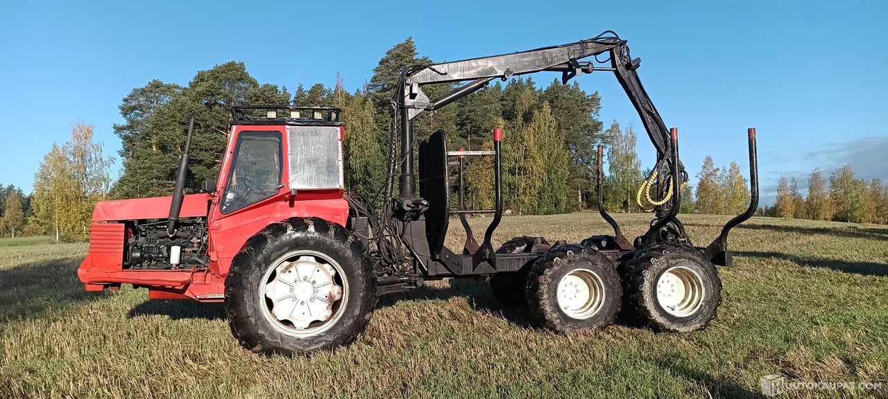 Valmet 702, 1975 Pien Metsäkone, Leppävirta - معدات الغابات: صور 1 Valmet 702, 1975 Pien Metsäkone, Leppävirta - معدات الغابات: صور 1