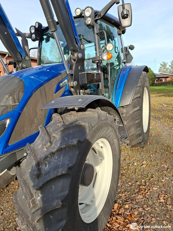 Valtra A134 with front loader, model year 2019, Kurikka - جرار: صور 3 Valtra A134 with front loader, model year 2019, Kurikka - جرار: صور 3