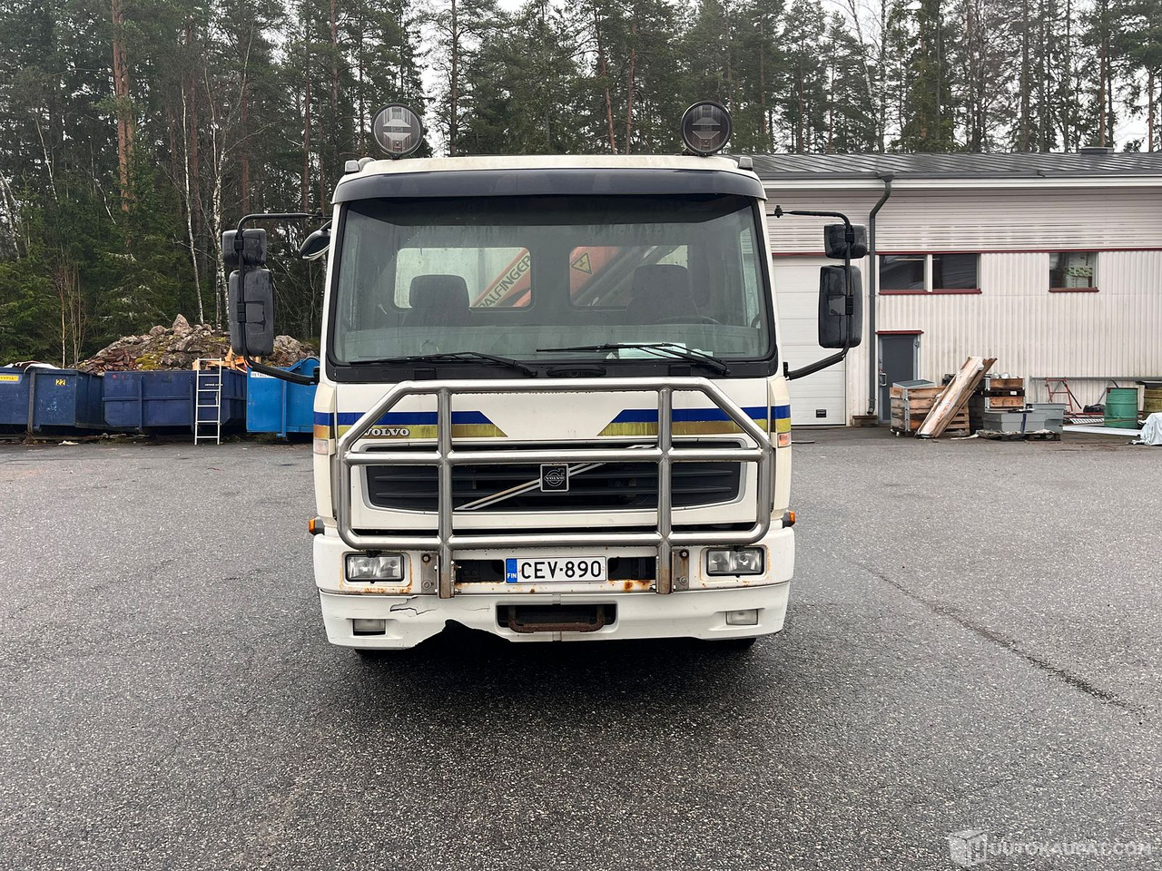 Volvo FL612-FL6H-42R/400, kuorma-auto nosturilla, 2001, Rusko - شاحنات مسطحة, شاحنة كرين: صور 2 Volvo FL612-FL6H-42R/400, kuorma-auto nosturilla, 2001, Rusko - شاحنات مسطحة, شاحنة كرين: صور 2