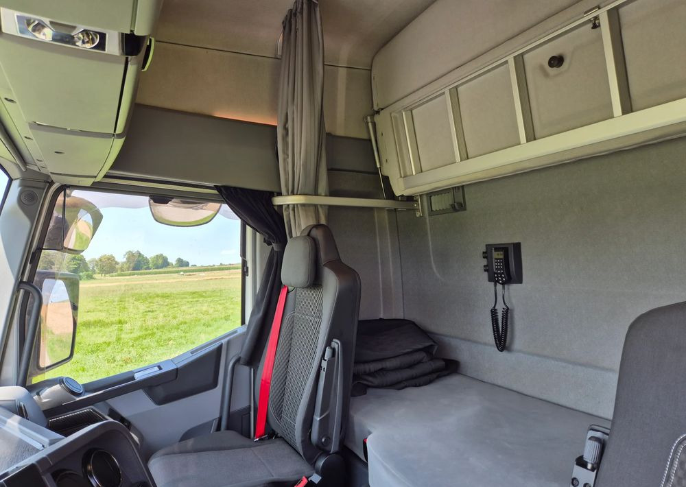 شاحنة جرار Renault HIGH GAMA T480 2019 SALON PL VIN: KD ! 13l STANDARD STANDARD / KLIMA POSTOJOWA / FULL OPCJA / T520 T440 / TOP STAN GAMA T: صور 13 شاحنة جرار Renault HIGH GAMA T480 2019 SALON PL VIN: KD ! 13l STANDARD STANDARD / KLIMA POSTOJOWA / FULL OPCJA / T520 T440 / TOP STAN GAMA T: صور 13