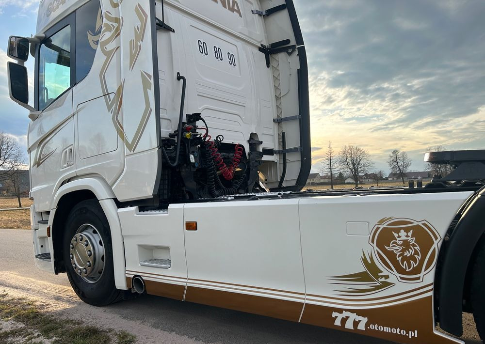 Scania R500 FULL AIR 2019 10x poduszki KLIMA POSTOJOWA / RETARDER / FULL SPOJLER / TOP STAN / od jedynego właściciela ! HYDRAULIKA spod beczki spożywczej ! / do wywrotu ruchomej podłogi beczki TOP TOP - شاحنة جرار: صور 5 Scania R500 FULL AIR 2019 10x poduszki KLIMA POSTOJOWA / RETARDER / FULL SPOJLER / TOP STAN / od jedynego właściciela ! HYDRAULIKA spod beczki spożywczej ! / do wywrotu ruchomej podłogi beczki TOP TOP - شاحنة جرار: صور 5