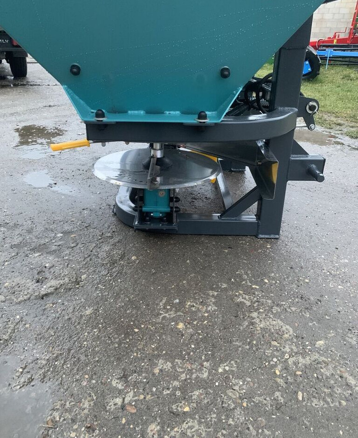 New RNZ 600 ,800.1000 L - آلة رش الأسمدة: صور 3 New RNZ 600 ,800.1000 L - آلة رش الأسمدة: صور 3