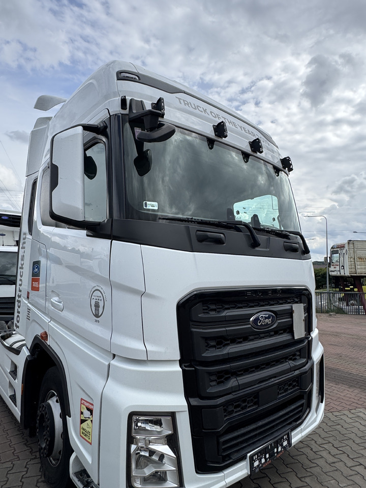 FORD F-MAX TRUCKS 500 - الكبائن: صور 1 FORD F-MAX TRUCKS 500 - الكبائن: صور 1