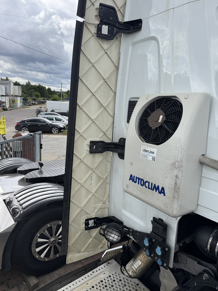 Ford F-Max Cargo - الديناميكا الهوائية / المفسدين - شاحنة: صور 3 Ford F-Max Cargo - الديناميكا الهوائية / المفسدين - شاحنة: صور 3