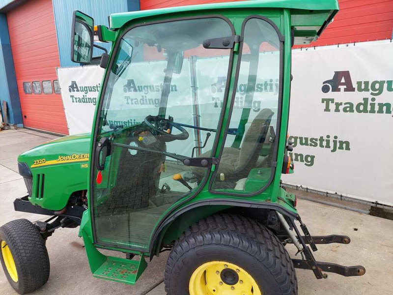 John Deere 2320 - جرار صغير: صور 2 John Deere 2320 - جرار صغير: صور 2