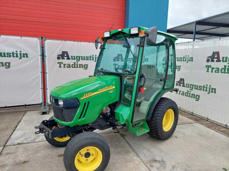 John Deere 2320 - جرار صغير: صور 1 John Deere 2320 - جرار صغير: صور 1