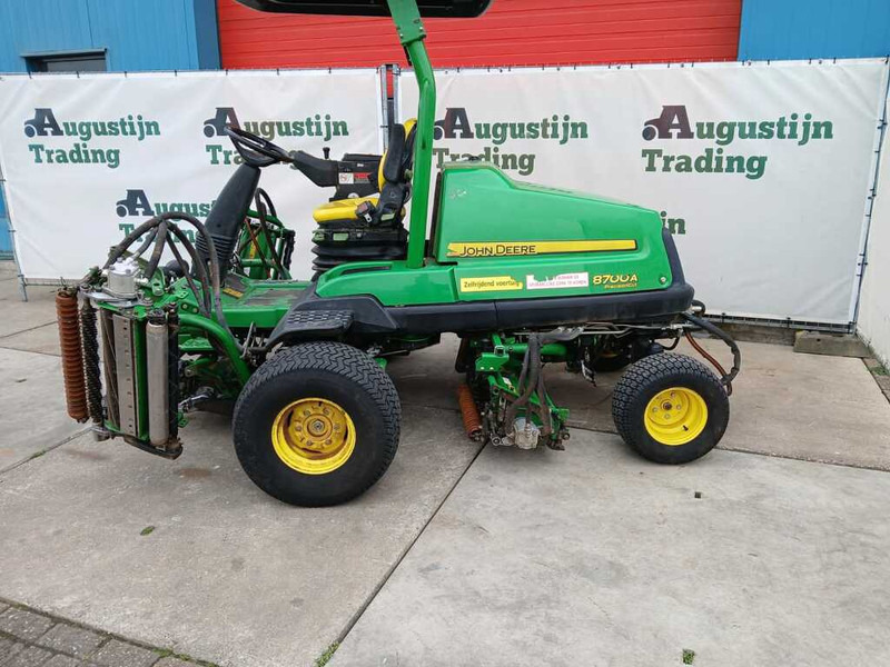 John Deere 8700 A - جزازة المروج: صور 4 John Deere 8700 A - جزازة المروج: صور 4