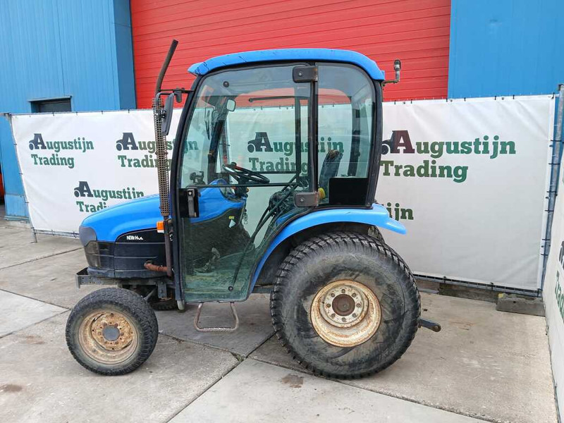 New Holland TC 27 - جرار: صور 1 New Holland TC 27 - جرار: صور 1