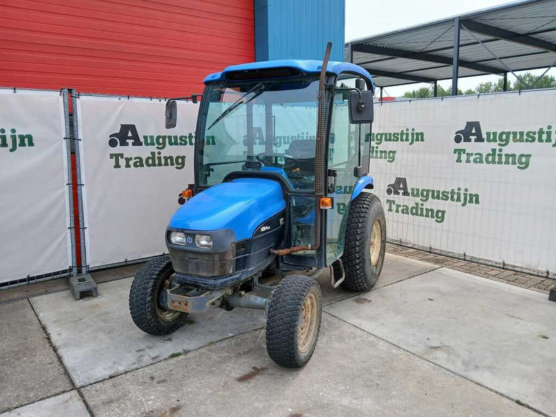 New Holland TC 27 - جرار: صور 4 New Holland TC 27 - جرار: صور 4
