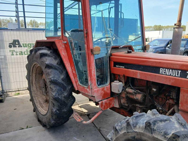 Renault 781-4 - جرار: صور 3 Renault 781-4 - جرار: صور 3
