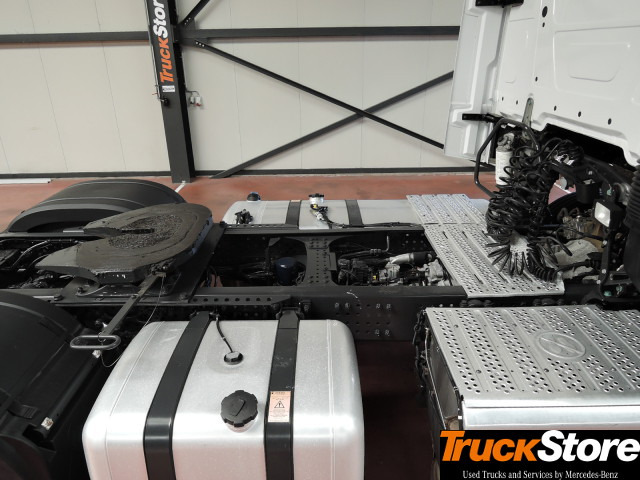 Mercedes-Benz Actros 1845 LS - شاحنة جرار: صور 2 Mercedes-Benz Actros 1845 LS - شاحنة جرار: صور 2