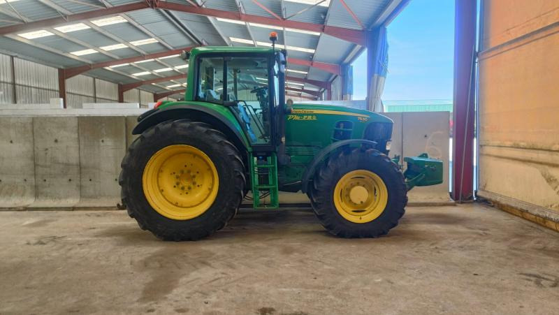 John Deere 7530 Premium Boite Vario - جرار: صور 3 John Deere 7530 Premium Boite Vario - جرار: صور 3