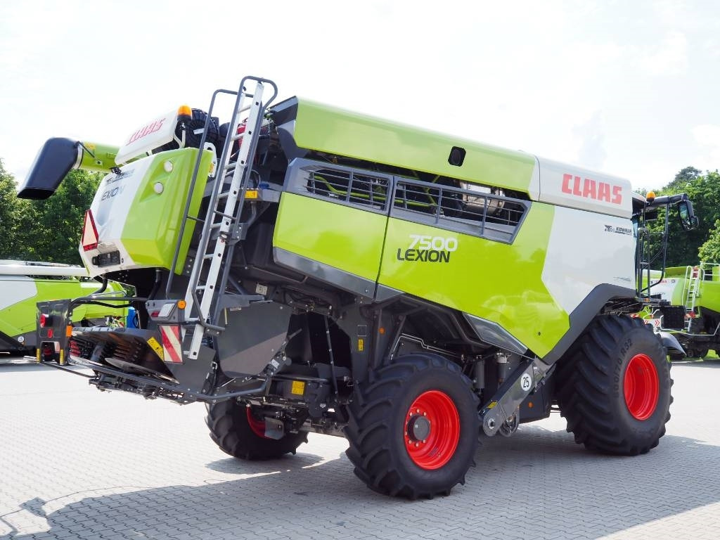 Claas Lexion 7500 + V930 - حصادة شاملة: صور 3 Claas Lexion 7500 + V930 - حصادة شاملة: صور 3