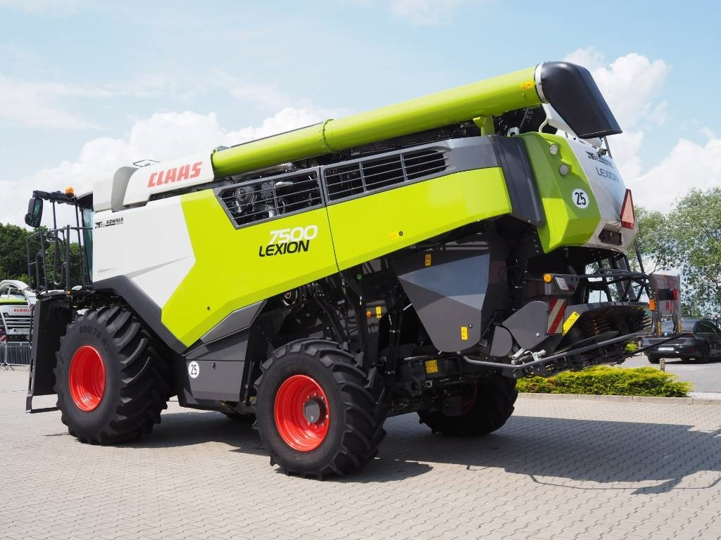 Claas Lexion 7500 + V930 - حصادة شاملة: صور 2 Claas Lexion 7500 + V930 - حصادة شاملة: صور 2