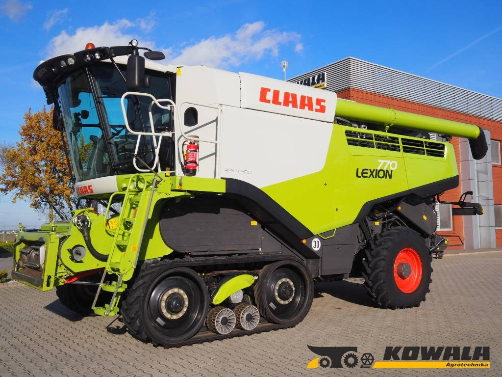 Claas Lexion 770TT 4x4 + V1200 - حصادة شاملة: صور 1 Claas Lexion 770TT 4x4 + V1200 - حصادة شاملة: صور 1
