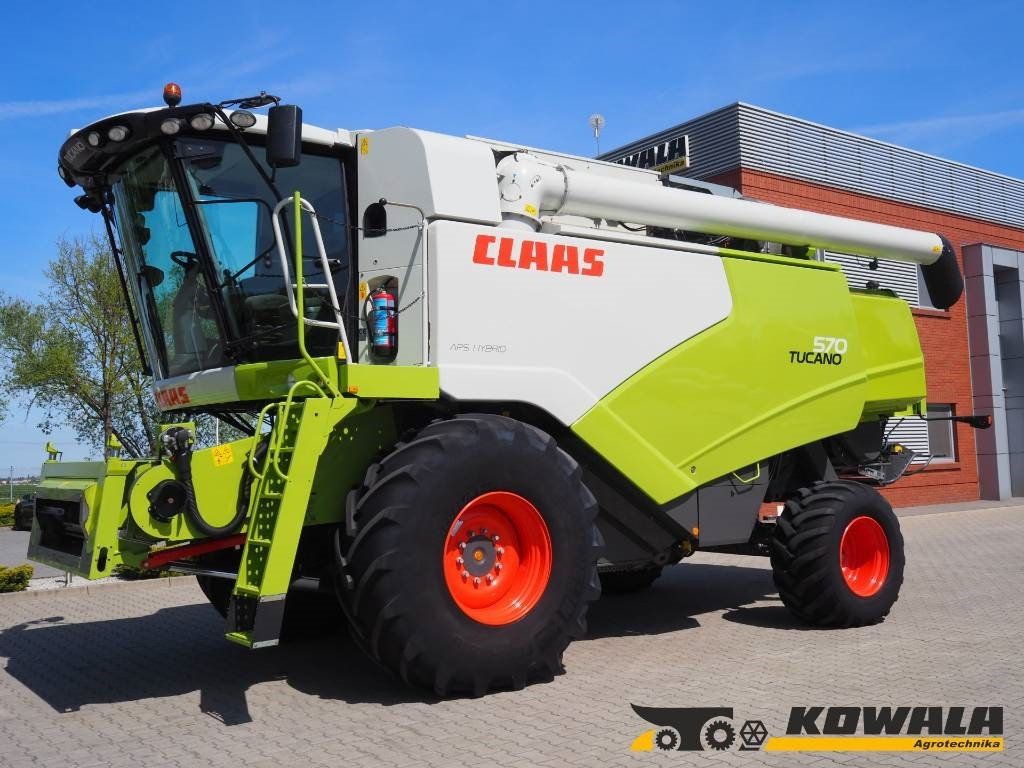 Claas Tucano 570 + V770 - حصادة شاملة: صور 1 Claas Tucano 570 + V770 - حصادة شاملة: صور 1